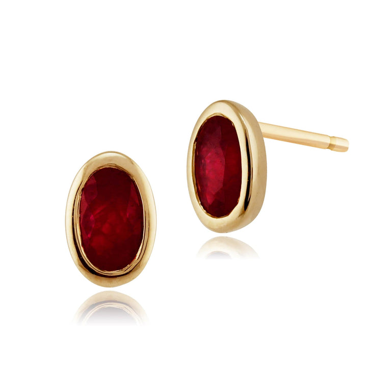 Aretes clásicos de rubí ovalado en oro amarillo de 9 quilates