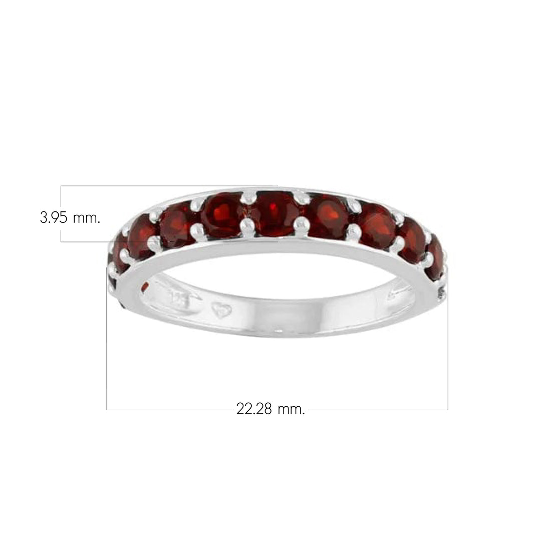 Anillo clásico de media eternidad con granate redondo en plata de ley 925
