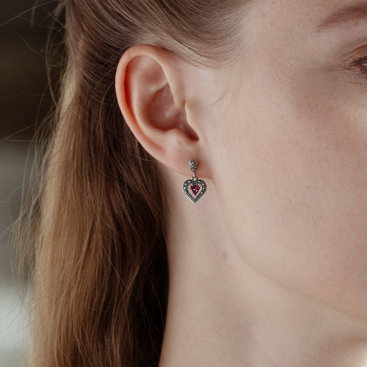 Aretes colgantes estilo Art Déco redondos con rubí y marcasita en forma de corazón en plata de ley 925