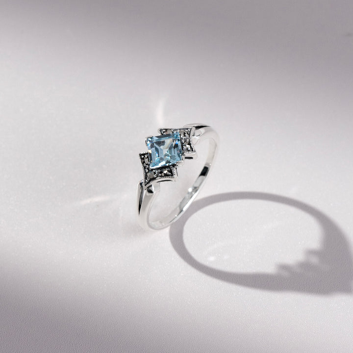 Anillo cuadrado estilo Art Deco con topacio azul y marcasita en plata de ley 925