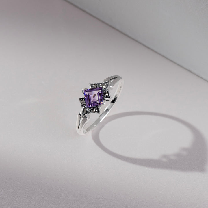 Anillo estilo Art Deco con amatista cuadrada y marcasita en plata de ley 925