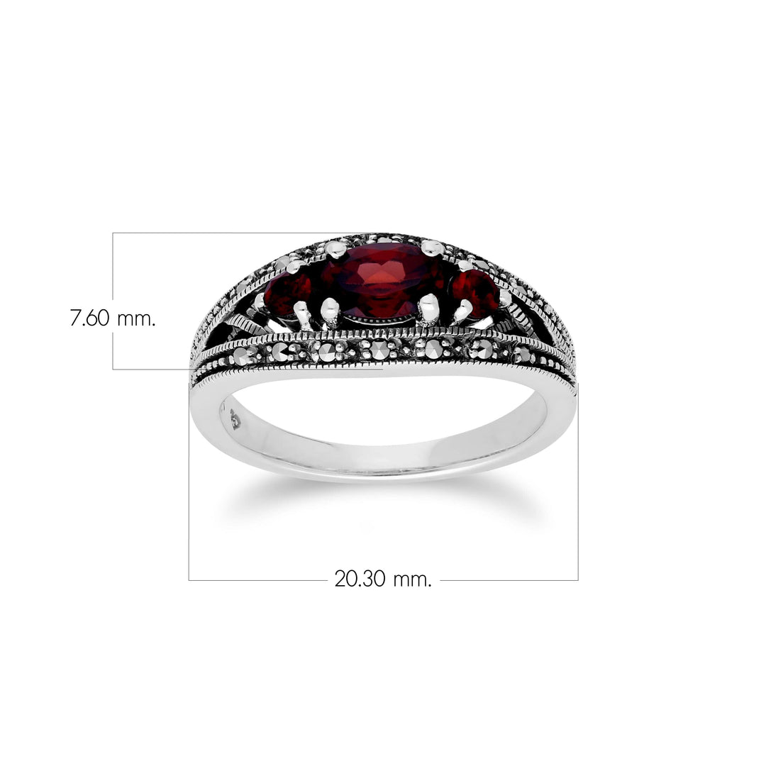 Anillo de tres piedras estilo Art Déco con granate ovalado y marcasita en plata de ley 925