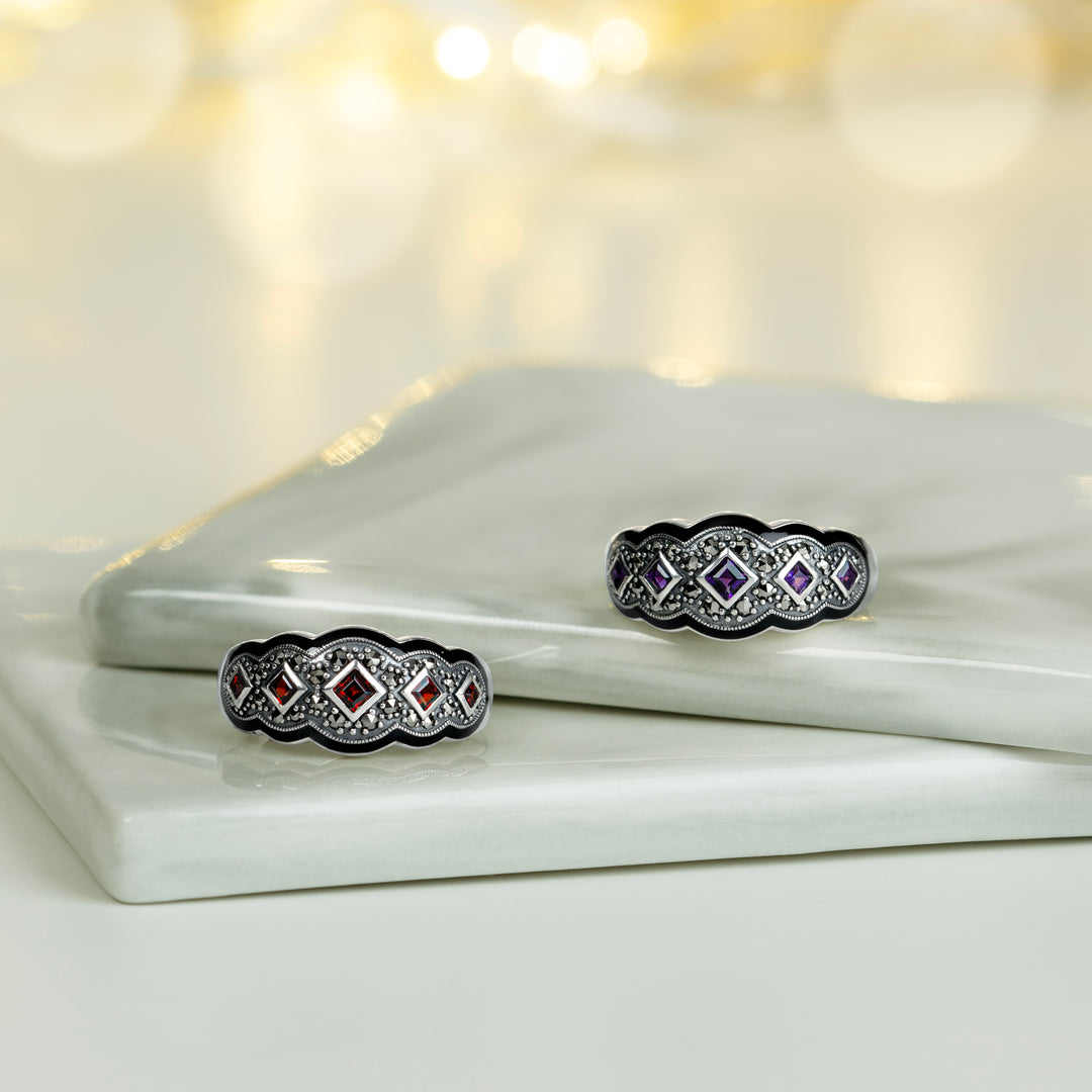 Anillo de cinco piedras de amatista cuadrada y marcasita en plata de ley estilo art déco