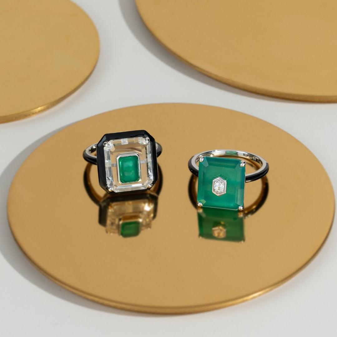 Anillo llamativo Grand Deco con esmalte negro, calcedonia verde y topacio