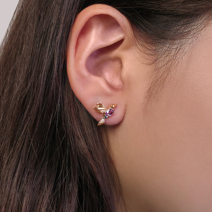 Pendientes de colibrí de peridoto y rodolita desiguales ECFEW™ Creator en plata de ley chapada en oro