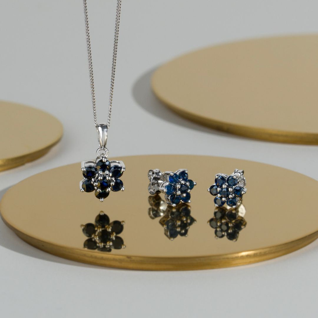 Juego de aretes y colgante con racimo de flores de zafiro redondo floral en plata de ley 925