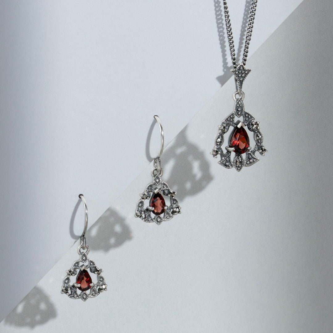 Aretes colgantes de guirnalda de marcasita y granate pera estilo Art Nouveau en plata