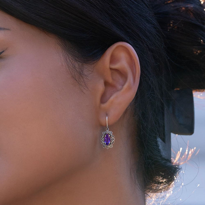 Pendientes colgantes de amatista y marcasita estilo marquesa en plata de ley estilo art déco.