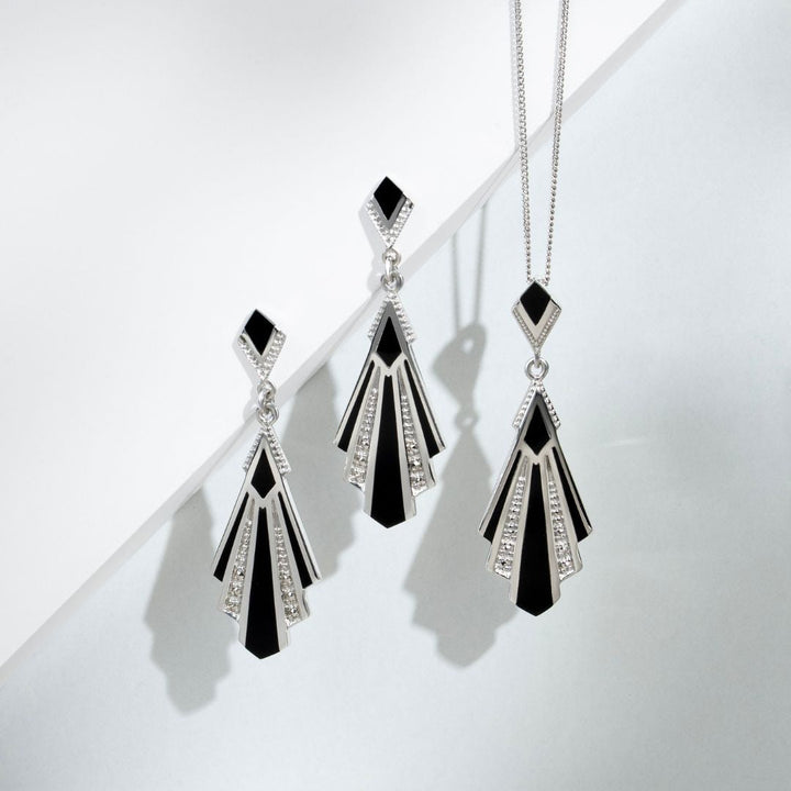 Aretes colgantes estilo art déco con cabujón de ónix negro y marcasita