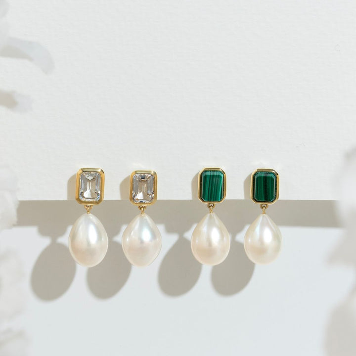 Pendientes colgantes ECFEW™ Unifier de topacio blanco y perla en plata de ley bañada en oro