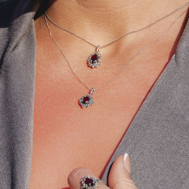 Pendientes colgantes de granate marquesa y marcasita estilo Art Déco en plata de ley