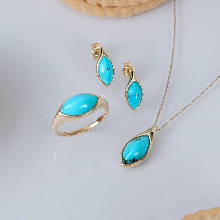 Collar clásico con colgante de turquesa marquesa en oro amarillo de 9 quilates