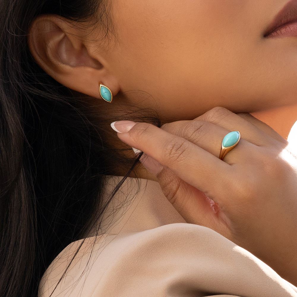 Pendientes clásicos de turquesa marquesa en oro amarillo de 9 quilates