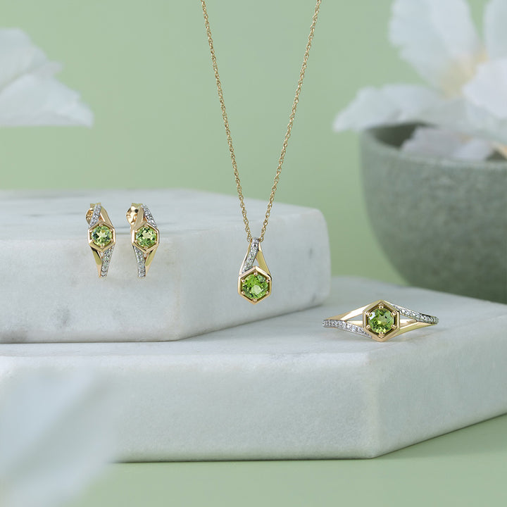 Geometric Hexagon with Prong set Round Peridot and Diamond Pendant Necklace in 9ct Yellow Gold